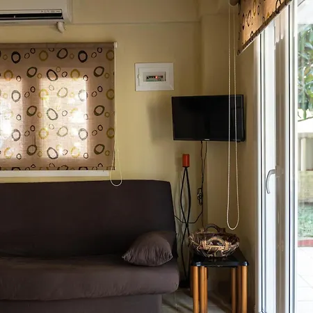 公寓 Cozy Garden Near The